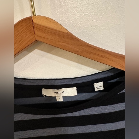 Vince Drop Shoulder Stripe Tee Long Dolman Sleeve Women’s Size Small Blue Black - Picture 4 of 7